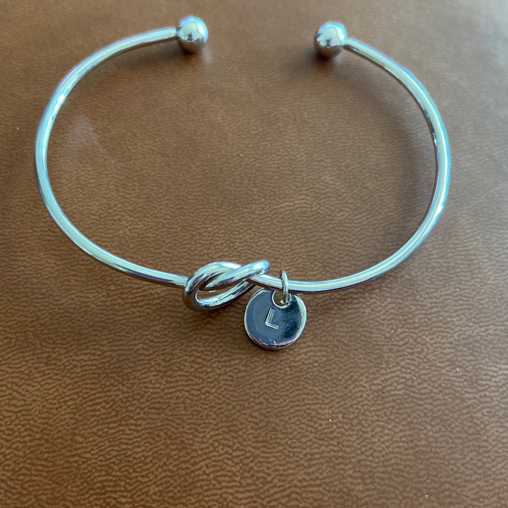 Knotted “L” bracelet